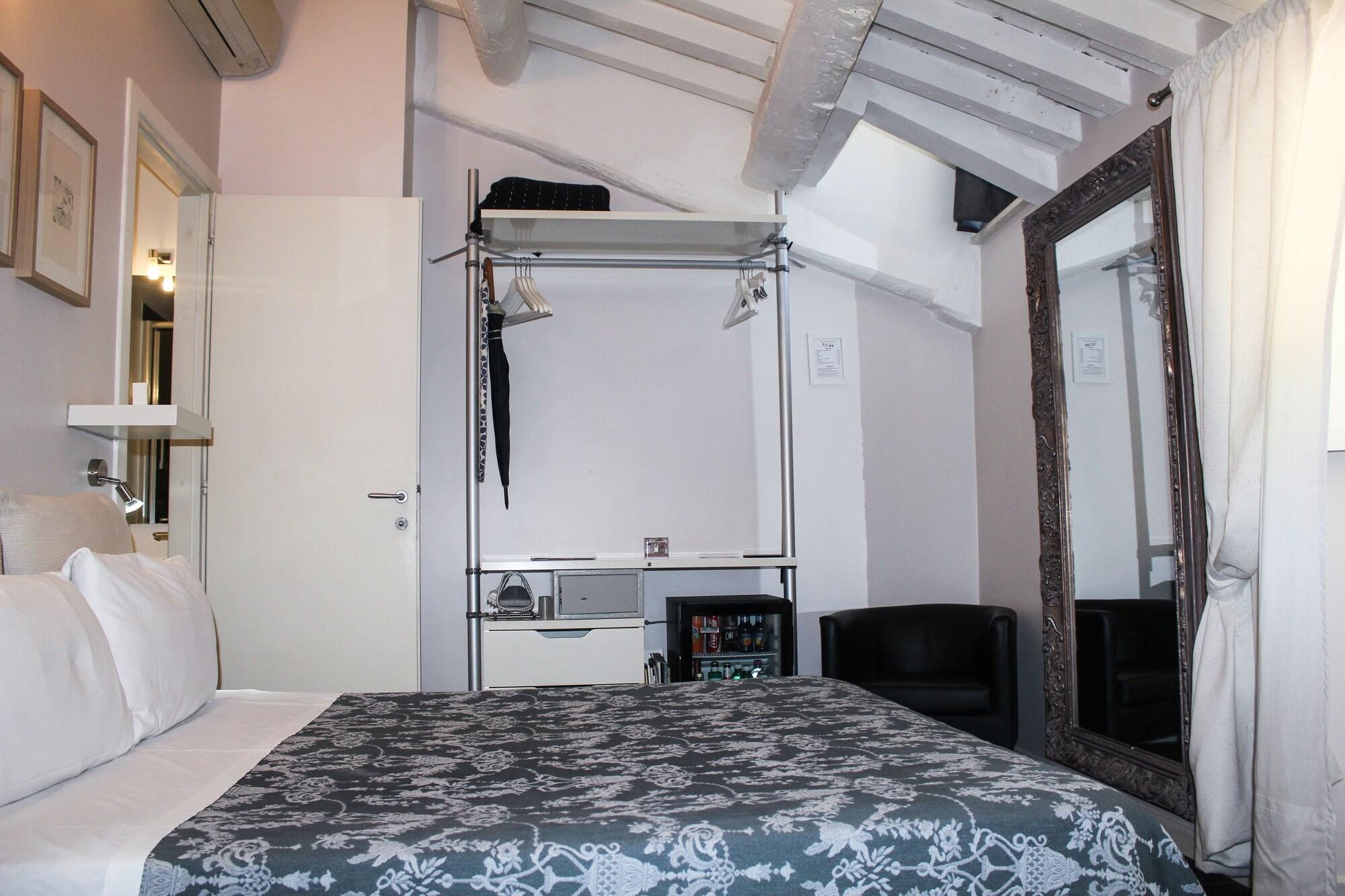 Relais Casa Della Fornarina Hotel โรม ภายนอก รูปภาพ